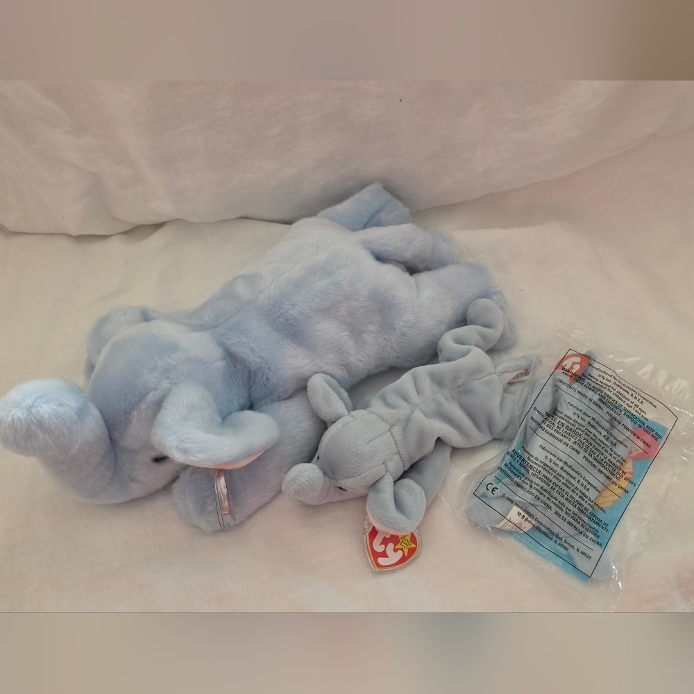 NWT-Beanie Babies Peanut Plushie Set